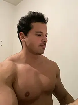 Snapshot of Lucasfit24 chatting on February 2, 2025, 11:32 pm Lucasfit24 online show from February 2, 2025, 11:32 pm