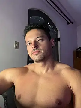 Snapshot of Lucasfit24 chatting on March 7, 2025, 11:51 am Lucasfit24 online show from March 7, 2025, 11:51 am