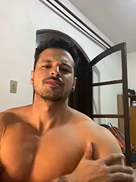 Snapshot of Lucasfit24 chatting on March 17, 2025, 11:43 pm Lucasfit24 online show from March 17, 2025, 11:43 pm