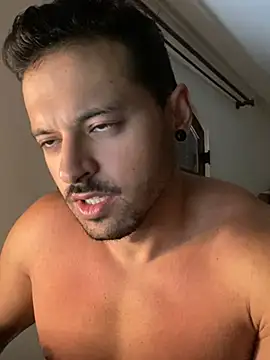 Snapshot of Lucasfit24 chatting on March 19, 2025, 12:01 pm Lucasfit24 online show from March 19, 2025, 12:01 pm