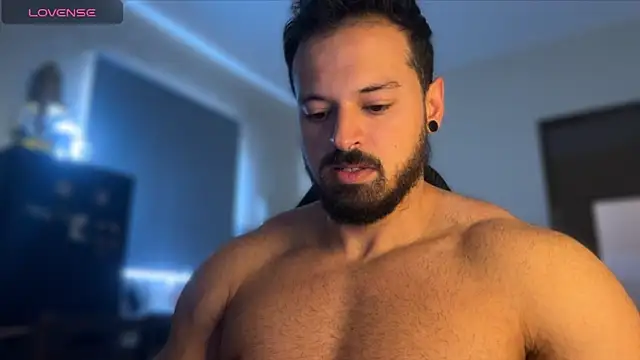 Snapshot of Lucasfit24 chatting on November 6, 2025, 1:56 pm Lucasfit24 online show from November 6, 2025, 1:56 pm