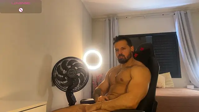 Snapshot of Lucasfit24 chatting on November 30, 2025, 3:05 pm Lucasfit24 online show from November 30, 2025, 3:05 pm