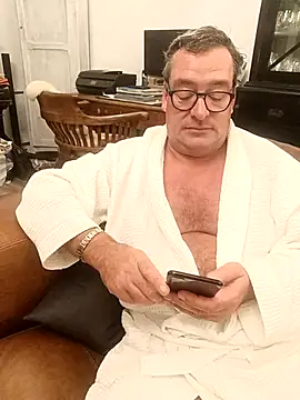Snapshot of MountJohnXL chatting on April 9, 2026, 10:48 pm MountJohnXL online show from April 9, 2026, 10:48 pm