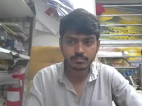 cute modell online show from February 14, 2026, 12:02 pm