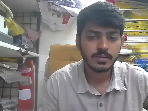 cute modell online show from February 26, 2026, 12:48 pm