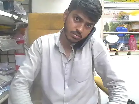 cute modell online show from March 9, 2026, 1:04 pm