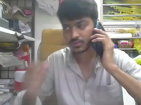 cute modell online show from March 12, 2026, 12:33 pm