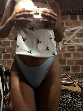 Snapshot of PretinhaOfc chatting on September 16, 2025, 12:44 am PretinhaOfc online show from September 16, 2025, 12:44 am