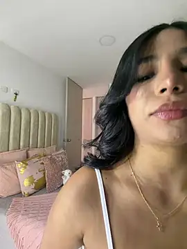 CharlotteGraay online show from July 30, 2026, 3:33 pm