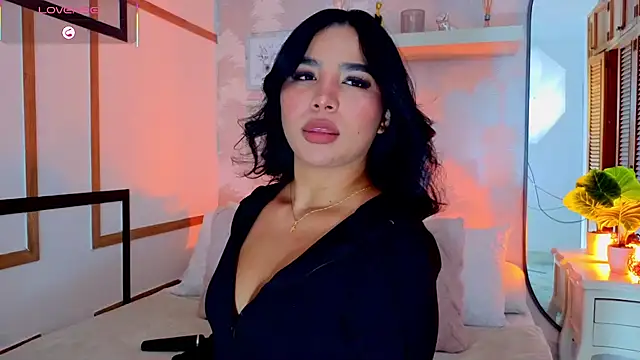 CharlotteGraay online show from August 3, 2026, 7:50 pm