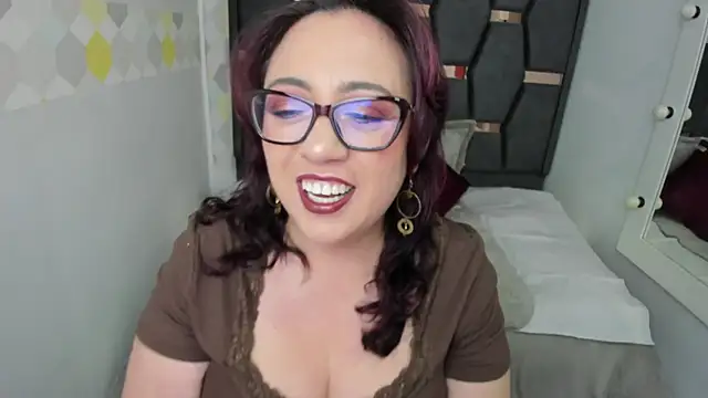 Victoria Adamns online show from October 1, 2025, 12:00 pm