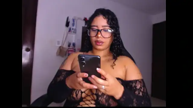 leslycarsson online show from November 16, 2025, 1:00 am