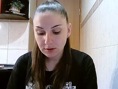 Yuliia30 online show from April 24, 2026, 4:53 pm