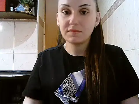 Snapshot of Yuliia30 chatting on May 13, 2026, 3:42 pm Yuliia30 online show from May 13, 2026, 3:42 pm