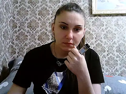 Snapshot of Yuliia30 chatting on May 14, 2026, 12:56 pm Yuliia30 online show from May 14, 2026, 12:56 pm
