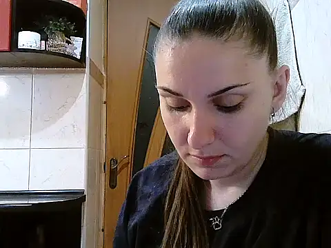 Snapshot of Yuliia30 chatting on June 17, 2026, 3:35 pm Yuliia30 online show from June 17, 2026, 3:35 pm