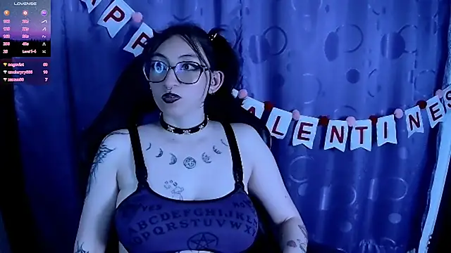 Kimlennox  online show from February 11, 2025, 10:18 pm