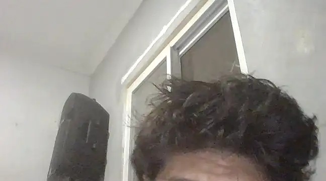 Snapshot of it0z_klk chatting on February 10, 2025, 3:24 am it0z klk online show from February 10, 2025, 3:24 am