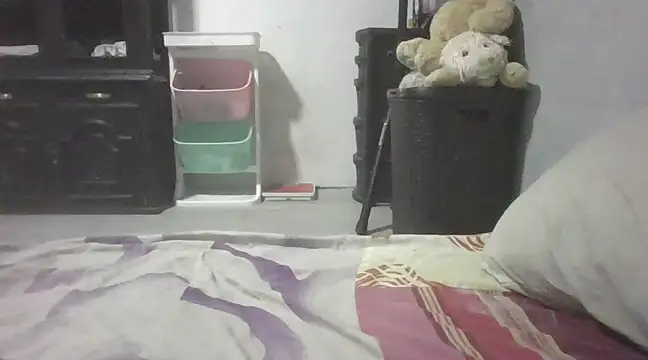 Snapshot of it0z_klk chatting on February 15, 2025, 12:59 am it0z klk online show from February 15, 2025, 12:59 am