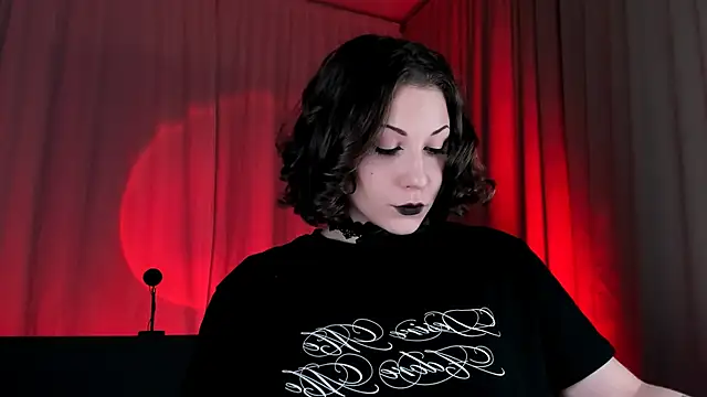 Snapshot of Eva_Moss_ chatting on October 22, 2025, 7:24 pm Eva Moss online show from October 22, 2025, 7:24 pm