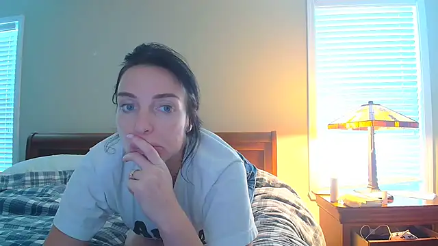 Snapshot of KattyFR chatting on September 11, 2025, 10:21 pm KattyFR online show from September 11, 2025, 10:21 pm