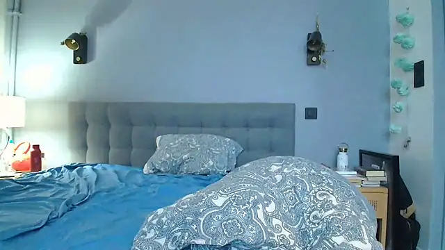 Snapshot of KattyFR chatting on October 27, 2025, 7:56 am KattyFR online show from October 27, 2025, 7:56 am