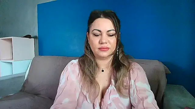 Snapshot of VixenVibesX chatting on February 2, 2025, 12:35 pm VixenVibesX online show from February 2, 2025, 12:35 pm