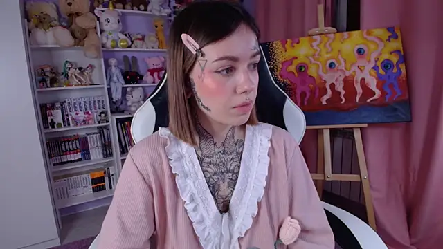 Snapshot of Catharsisi chatting on February 8, 2025, 5:29 pm Catharsisi online show from February 8, 2025, 5:29 pm