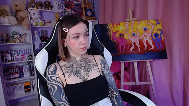 Snapshot of Catharsisi chatting on February 9, 2025, 5:54 pm Catharsisi online show from February 9, 2025, 5:54 pm