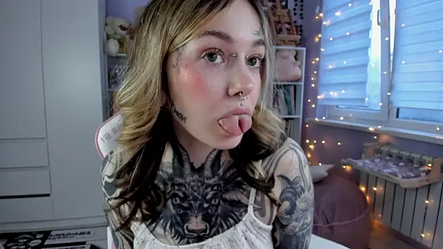 Snapshot of Catharsisi chatting on March 2, 2026, 2:57 pm Catharsisi online show from March 2, 2026, 2:57 pm