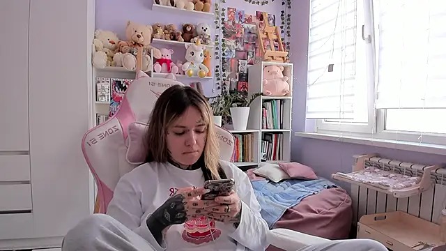 Snapshot of Catharsisi chatting on March 22, 2026, 11:46 am Catharsisi online show from March 22, 2026, 11:46 am