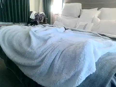 AQuickPhyx online show from February 4, 2025, 3:00 am