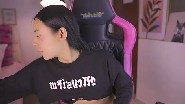 Snapshot of Hade_collinss chatting on November 12, 2025, 6:41 pm Hade collinss online show from November 12, 2025, 6:41 pm