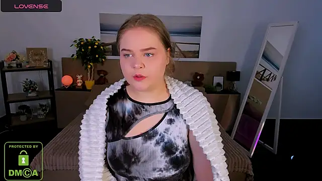 Snapshot of Erica__Alta chatting on February 11, 2025, 6:40 am Erica Alta online show from February 11, 2025, 6:40 am