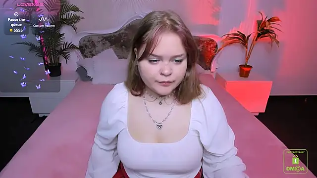 Snapshot of Erica__Alta chatting on September 27, 2025, 5:45 am Erica Alta online show from September 27, 2025, 5:45 am