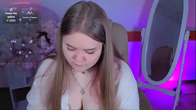 Snapshot of Erica__Alta chatting on November 10, 2025, 9:36 pm Erica Alta online show from November 10, 2025, 9:36 pm