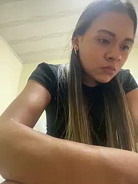 Snapshot of Yessica_832 chatting on February 15, 2025, 8:01 pm Yessica 832 online show from February 15, 2025, 8:01 pm