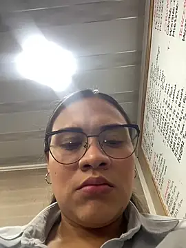 Snapshot of Yessica_832 chatting on February 11, 2026, 2:33 pm Yessica 832 online show from February 11, 2026, 2:33 pm