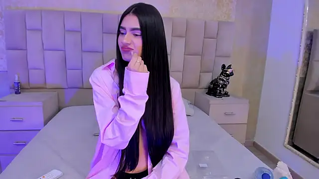 Snapshot of BellaaStorm chatting on February 1, 2025, 3:39 pm BellaaStorm online show from February 1, 2025, 3:39 pm