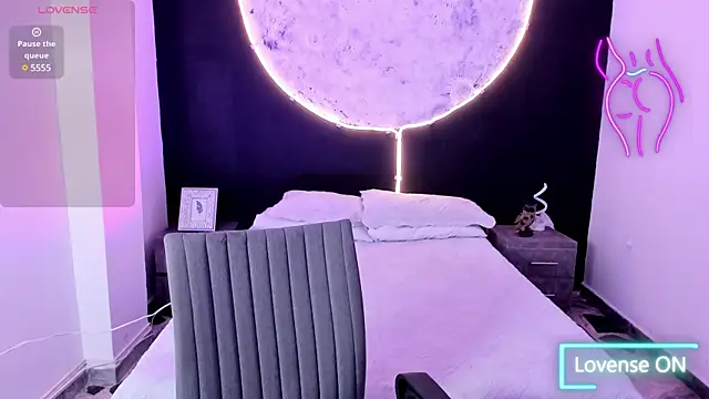 Snapshot of BellaaStorm chatting on February 25, 2025, 1:06 pm BellaaStorm online show from February 25, 2025, 1:06 pm