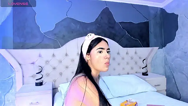 Snapshot of BellaaStorm chatting on September 10, 2025, 2:50 pm BellaaStorm online show from September 10, 2025, 2:50 pm