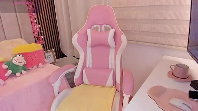 tamy xoo online show from November 8, 2025, 7:45 pm