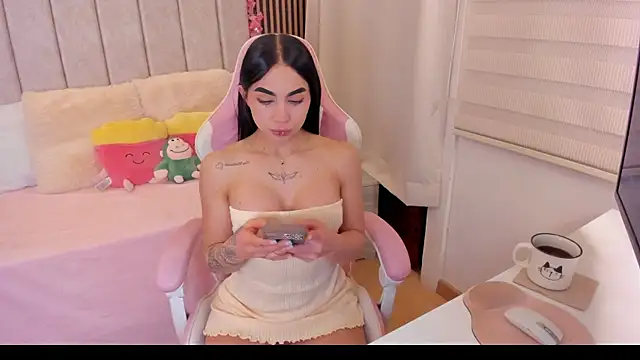 tamy xoo online show from June 17, 2026, 6:42 pm