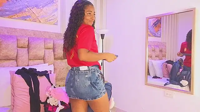 Snapshot of avis_lara chatting on July 19, 2026, 1:59 pm avis lara online show from July 19, 2026, 1:59 pm