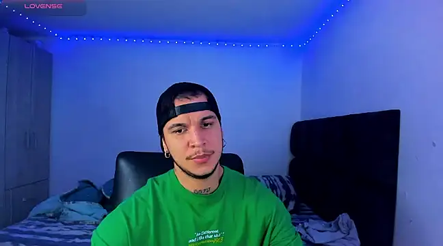 austinoficial online show from February 8, 2025, 9:25 pm