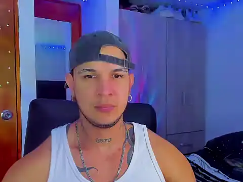 austinoficial online show from September 11, 2025, 9:04 pm