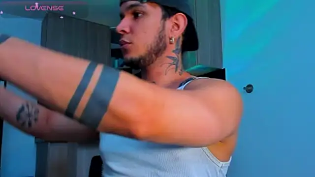 austinoficial online show from April 24, 2026, 7:49 pm