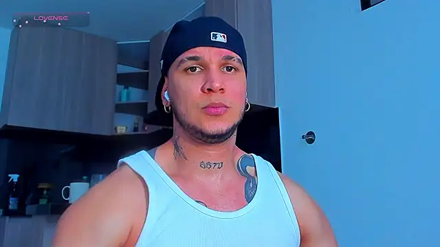 austinoficial online show from May 12, 2026, 9:01 pm