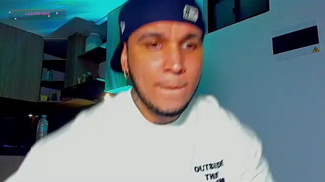 austinoficial online show from May 27, 2026, 2:41 am