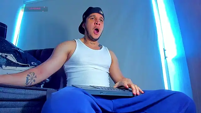 austinoficial online show from July 27, 2026, 9:22 pm